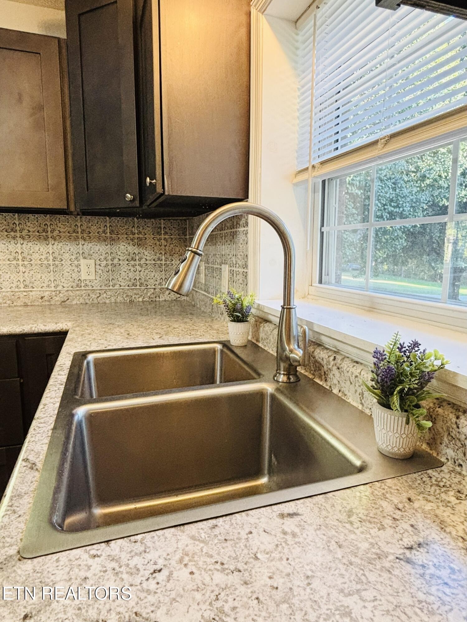 702 Iris Avenue Jamestown, TN 38556 - Photo 9 of 30