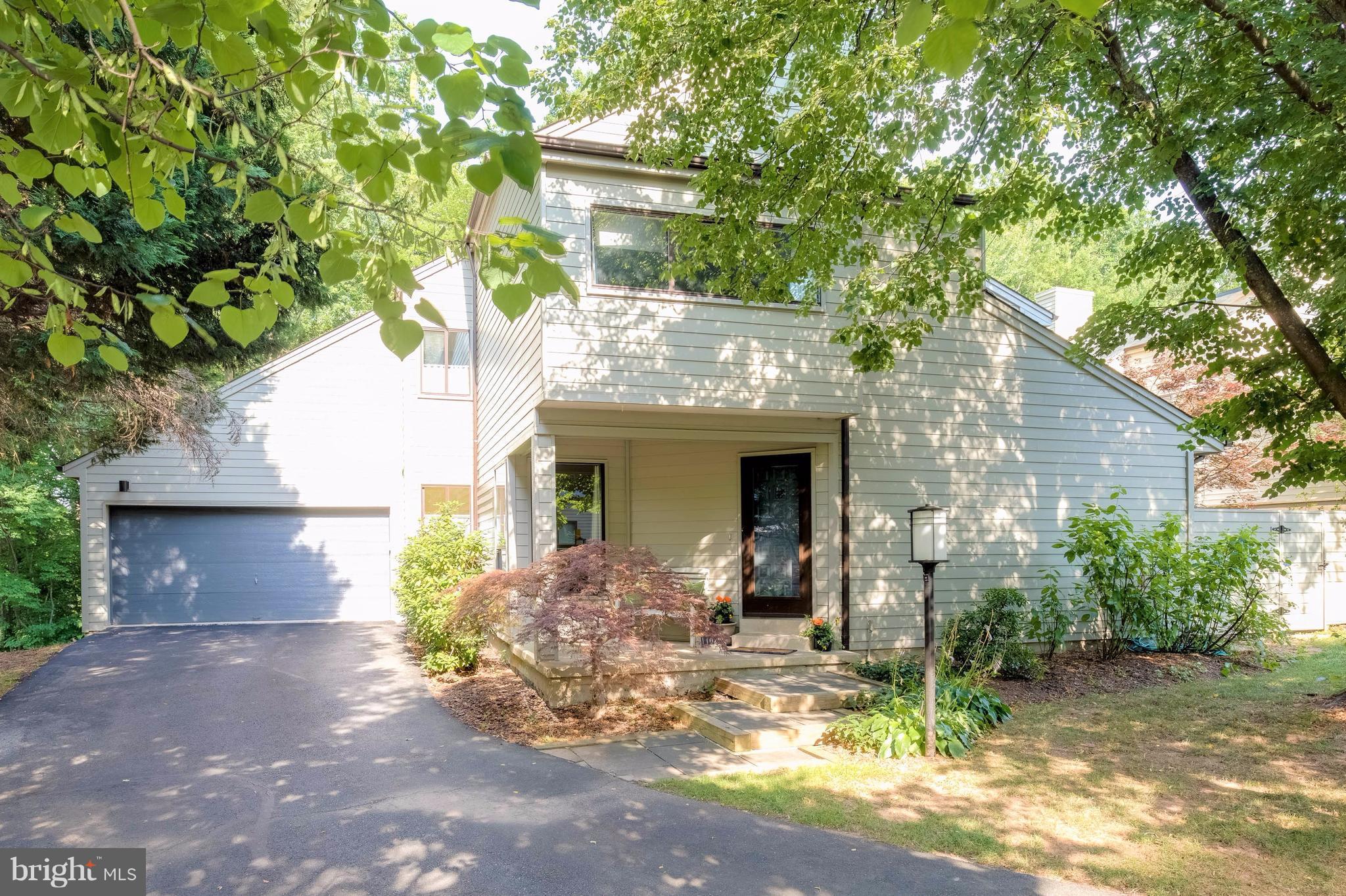 11029 Solaridge Drive Reston, VA 20191 - Photo 2 of 30 Exterior (Front)