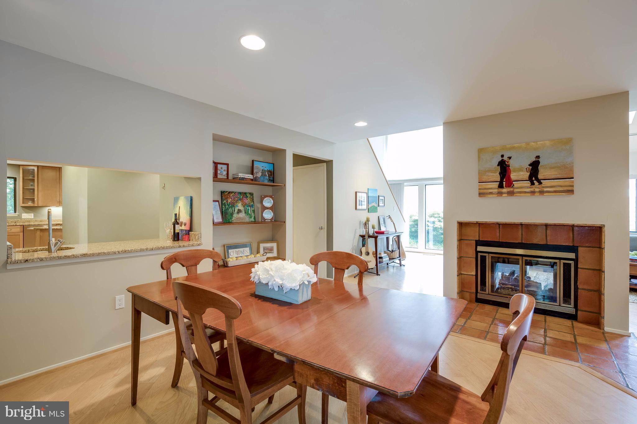 11029 Solaridge Drive Reston, VA 20191 - Photo 11 of 30 Dining Room