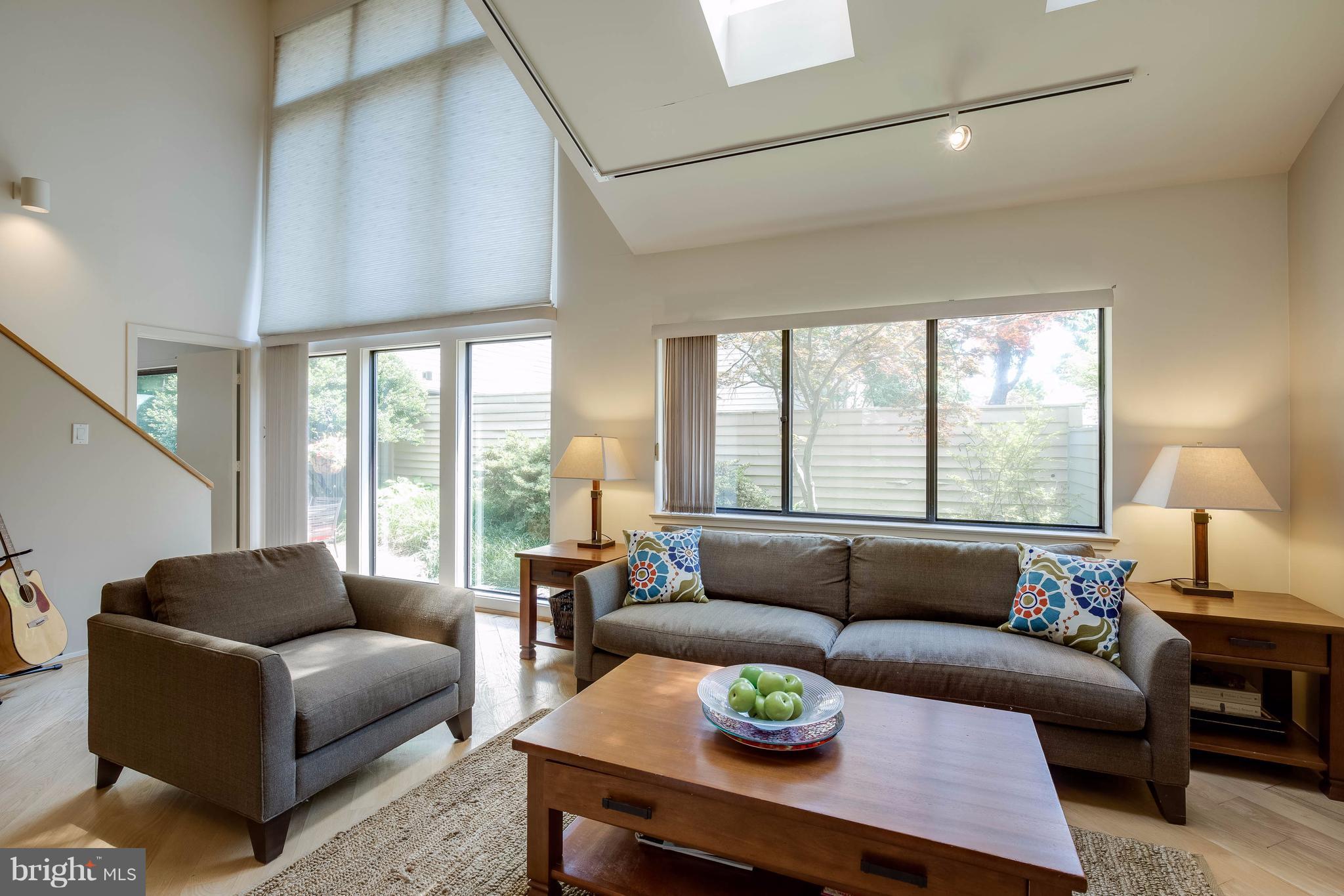 11029 Solaridge Drive Reston, VA 20191 - Photo 12 of 30 Family Room