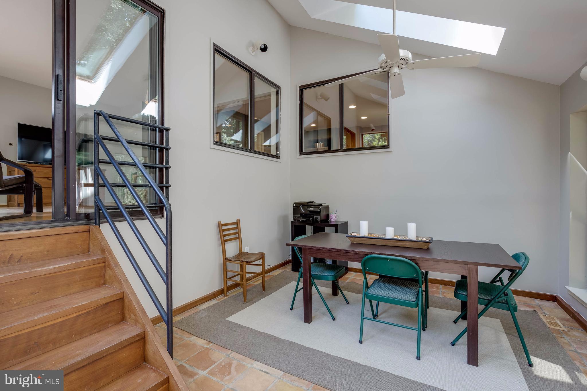 11029 Solaridge Drive Reston, VA 20191 - Photo 6 of 30 Sunroom