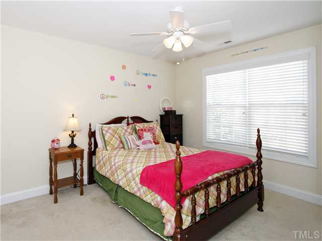 10015 Wynalda Way Raleigh, NC 27613 - Photo 6 of 25