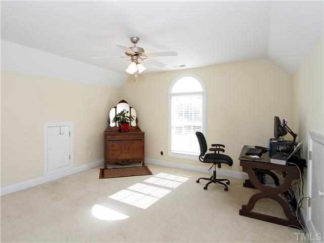 10015 Wynalda Way Raleigh, NC 27613 - Photo 8 of 25