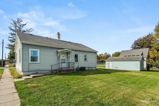 $235,000 | 2 North Van Buren Street, Newark, IL 60541