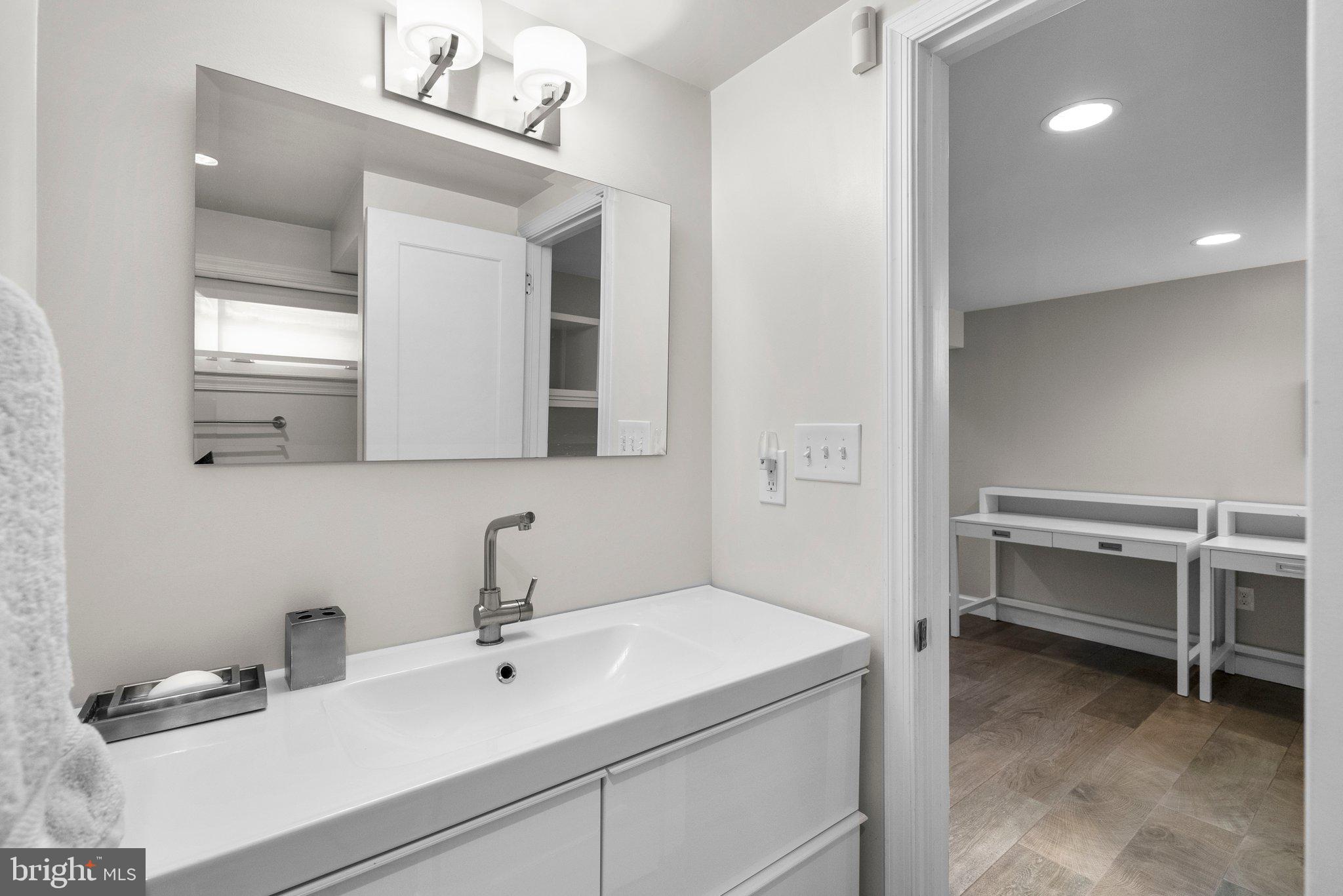 8615 Mayfair Place Silver Spring, MD 20910 - Photo 46 of 63 Gallery Image 46
