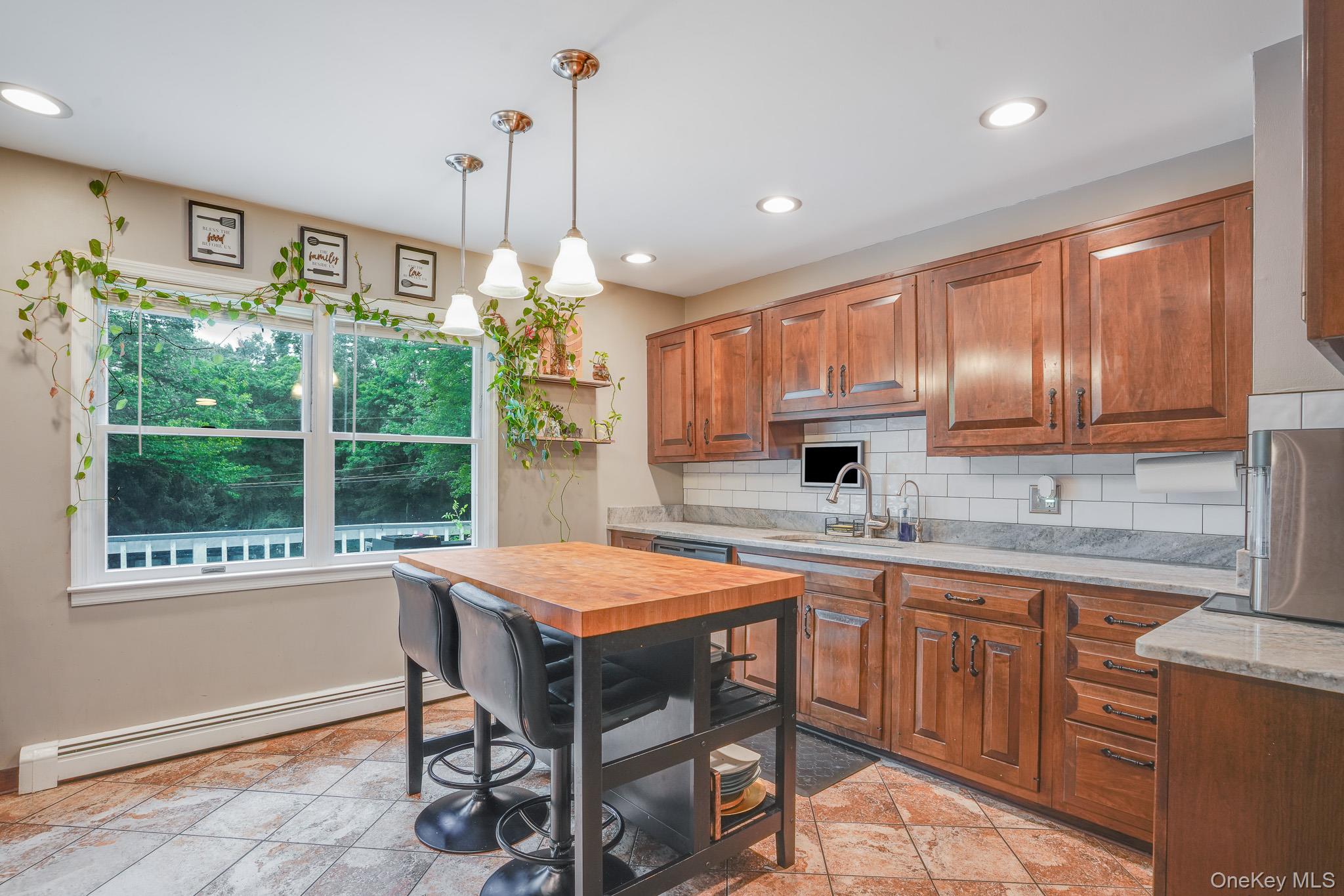 388 Cedar Hill Road Fishkill, NY 12524 - Photo 11 of 29 Gallery Image 11