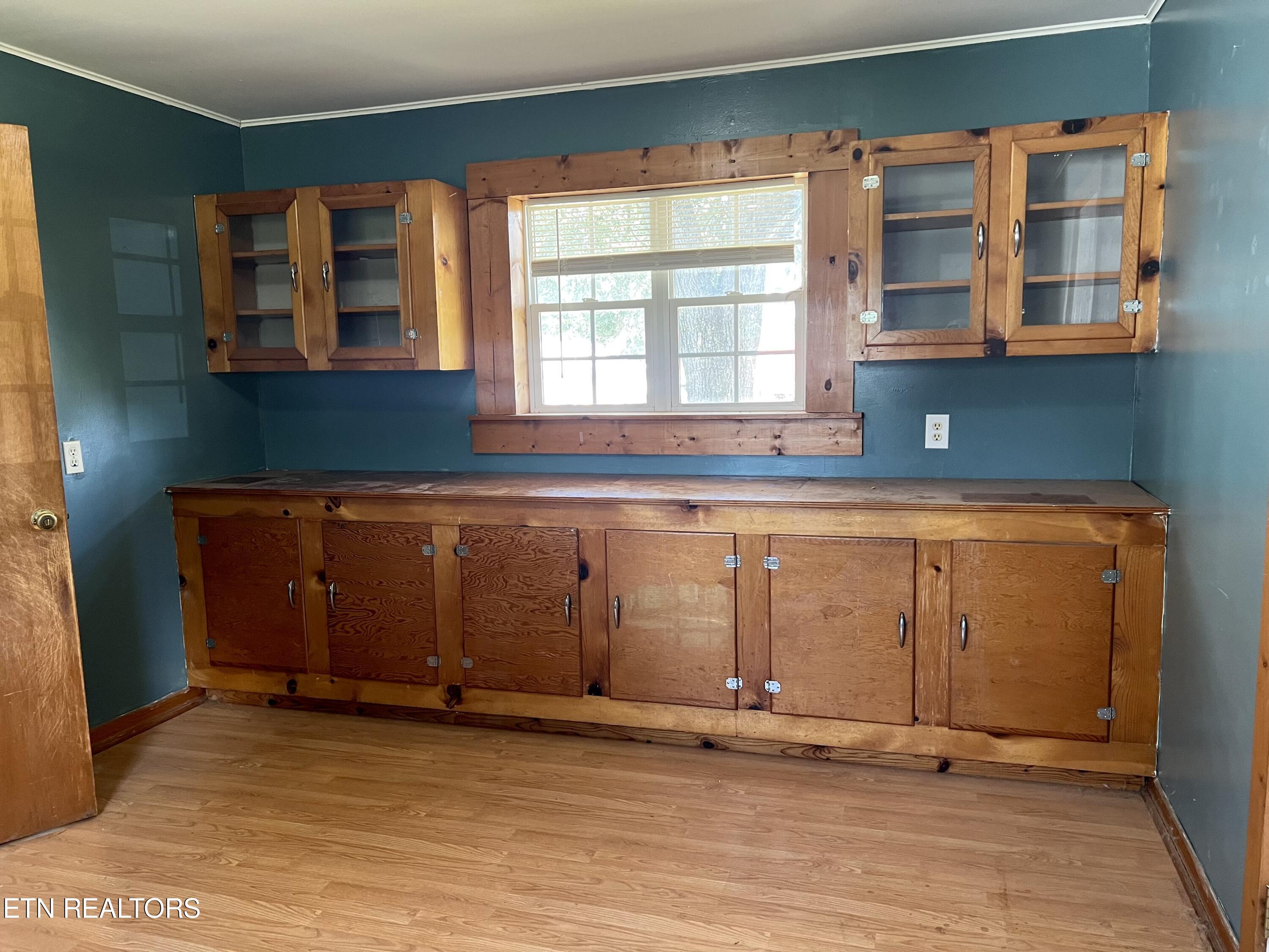 1224 Spring Street Philadelphia, TN 37846 - Photo 13 of 21 Office/Workshop