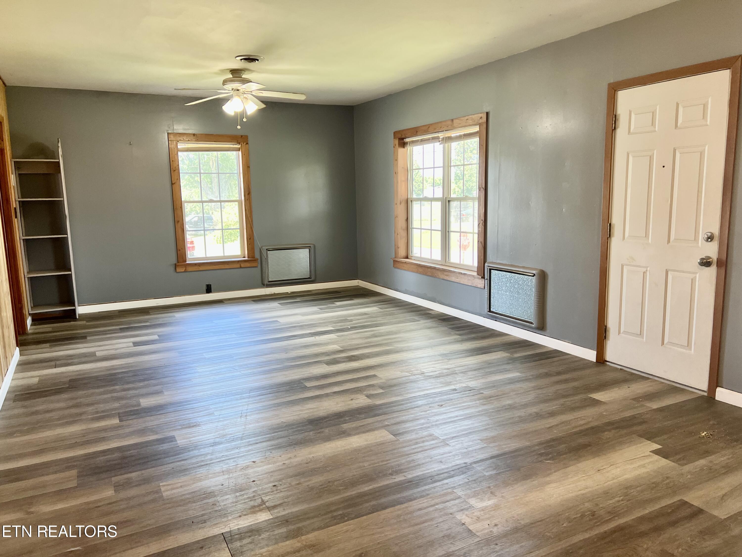 1224 Spring Street Philadelphia, TN 37846 - Photo 3 of 21 Dining Room