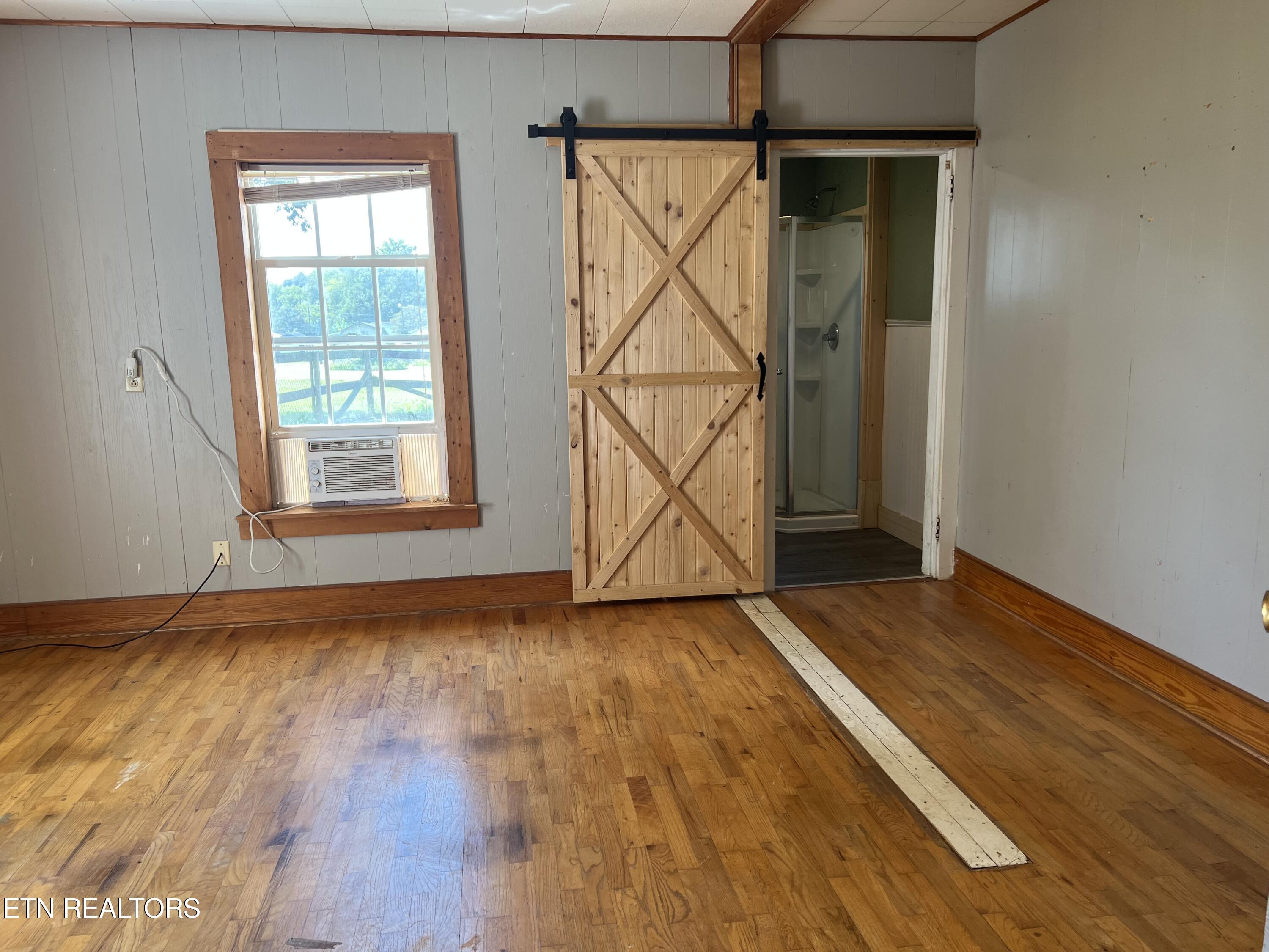 1224 Spring Street Philadelphia, TN 37846 - Photo 7 of 21 Master Bedroom