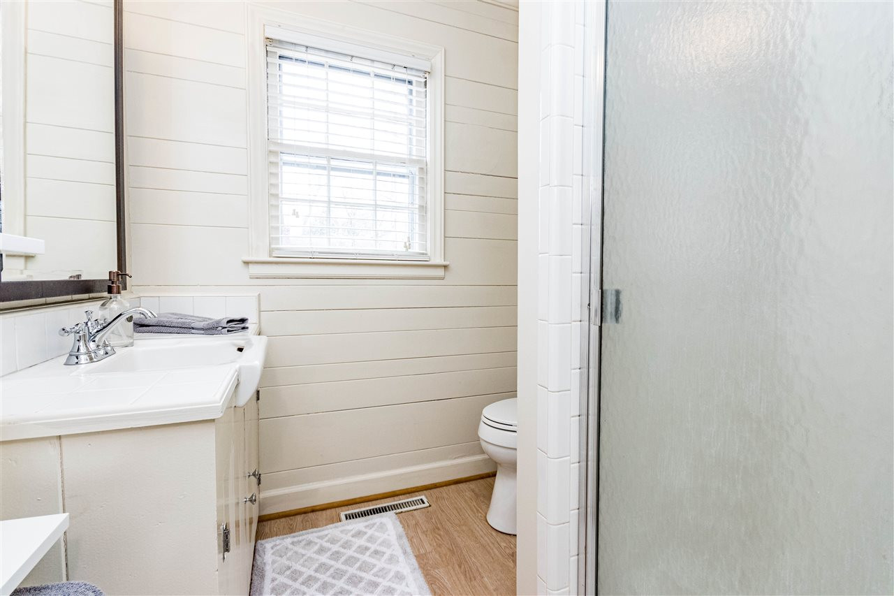 2103 Reaves Drive Raleigh, NC 27608 - Photo 20 of 30 Master Bath/Spa