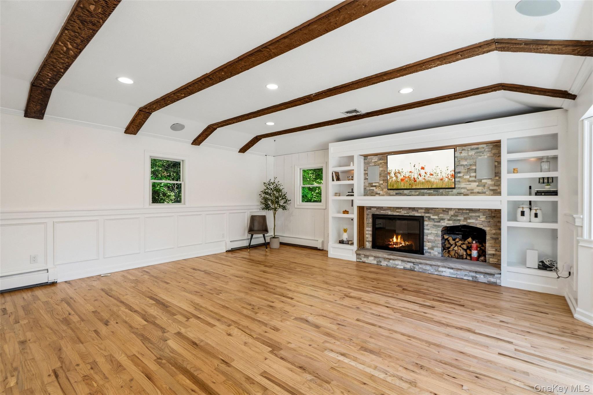 280 Holbrook Road Ronkonkoma, NY 11779 - Photo 4 of 30