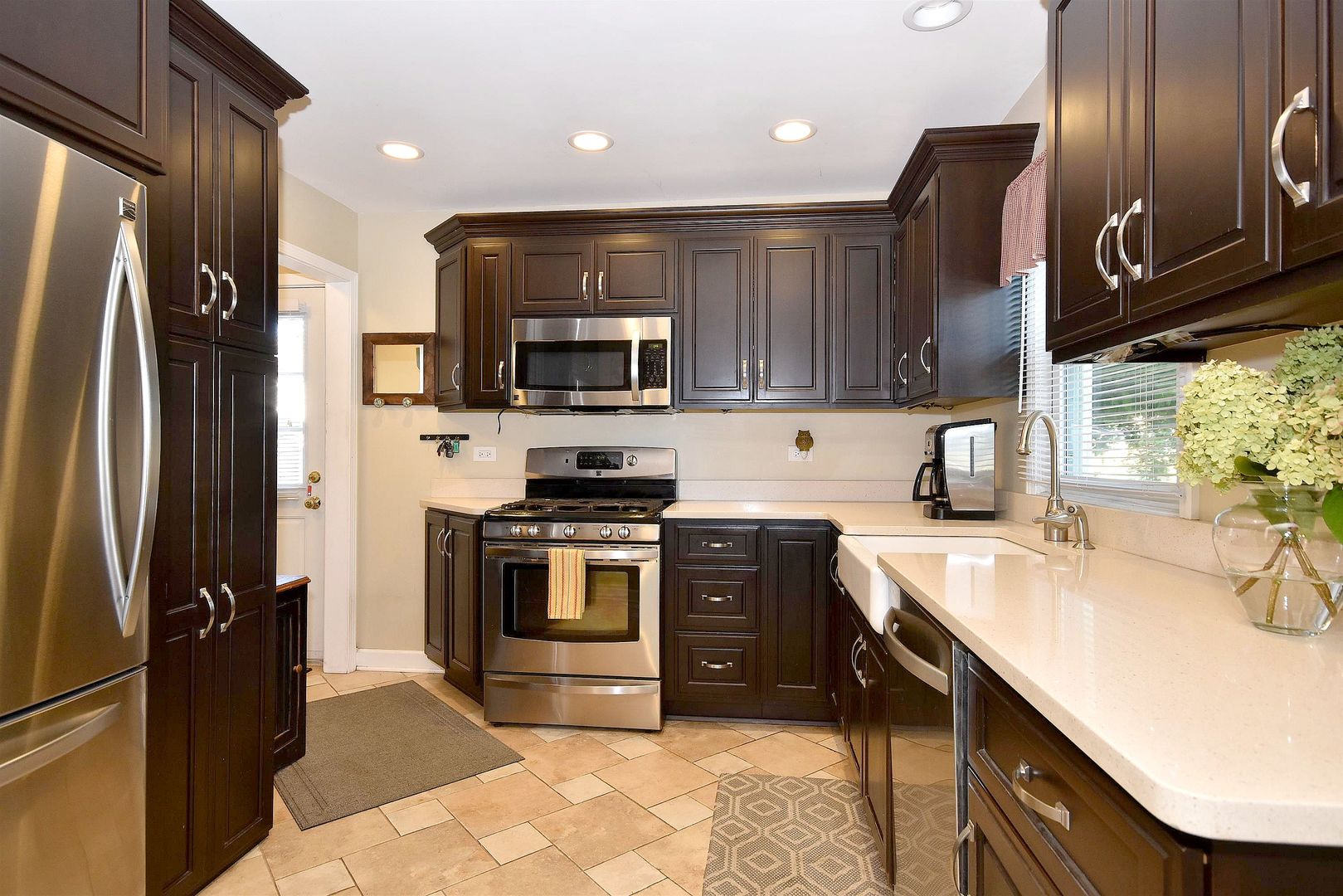 776 Spring Road Elmhurst, IL 60126 - Photo 11 of 40
