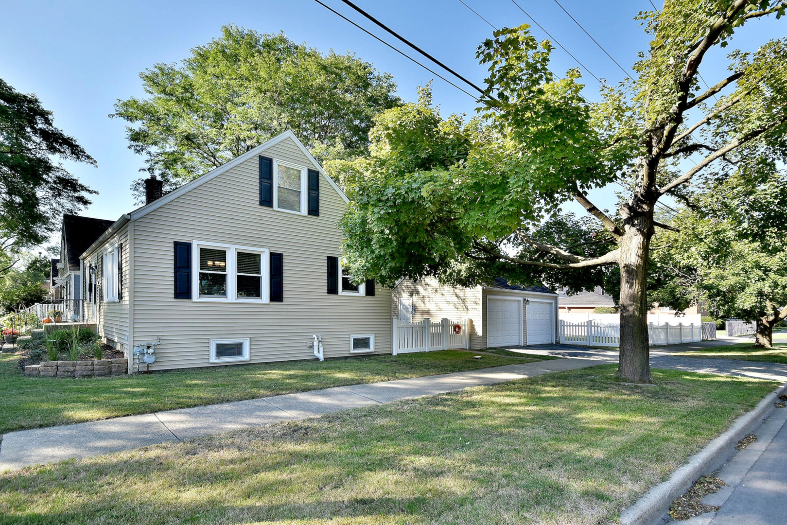 776 Spring Road Elmhurst, IL 60126 - Photo 3 of 40