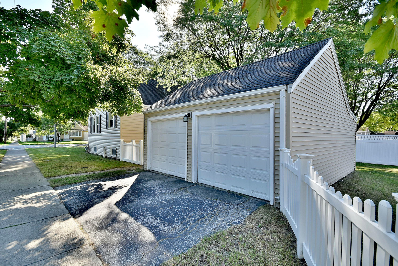 776 Spring Road Elmhurst, IL 60126 - Photo 4 of 40