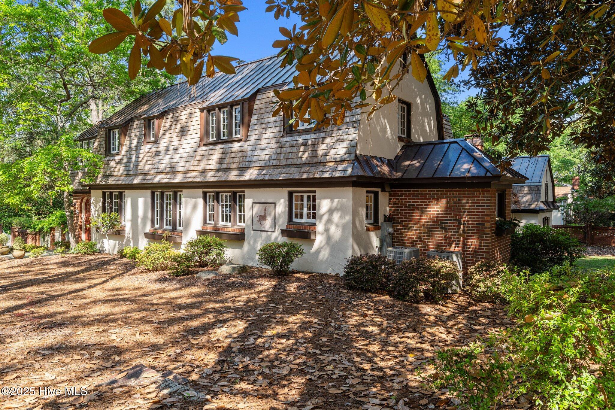 100 South Ridge Street Southern Pines, NC 28387 - Photo 2 of 51 100 S Ridge Street