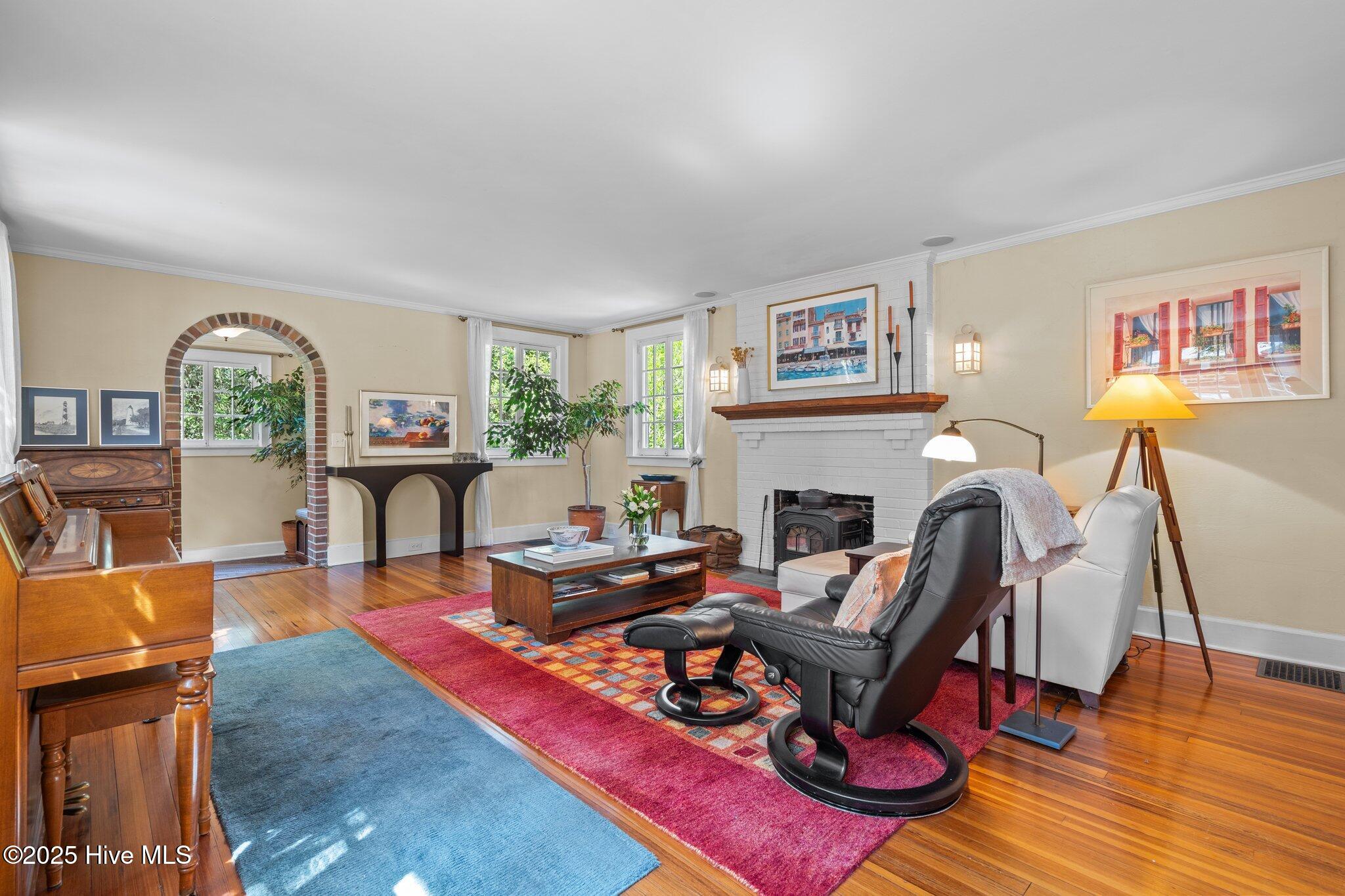 100 South Ridge Street Southern Pines, NC 28387 - Photo 24 of 51 Living Room