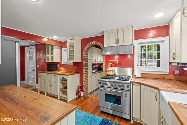 $1,050,000 | 100 South Ridge Street, Southern Pines, NC 28387