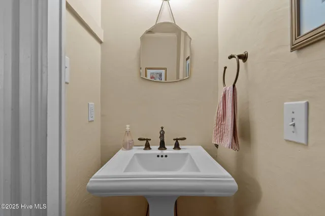 $1,050,000 | 100 South Ridge Street, Southern Pines, NC 28387