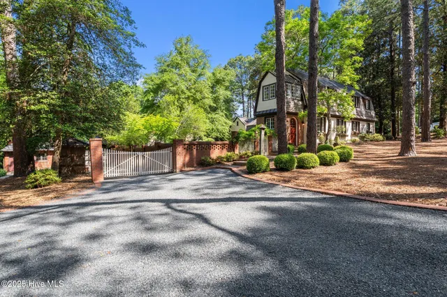 $1,050,000 | 100 South Ridge Street, Southern Pines, NC 28387
