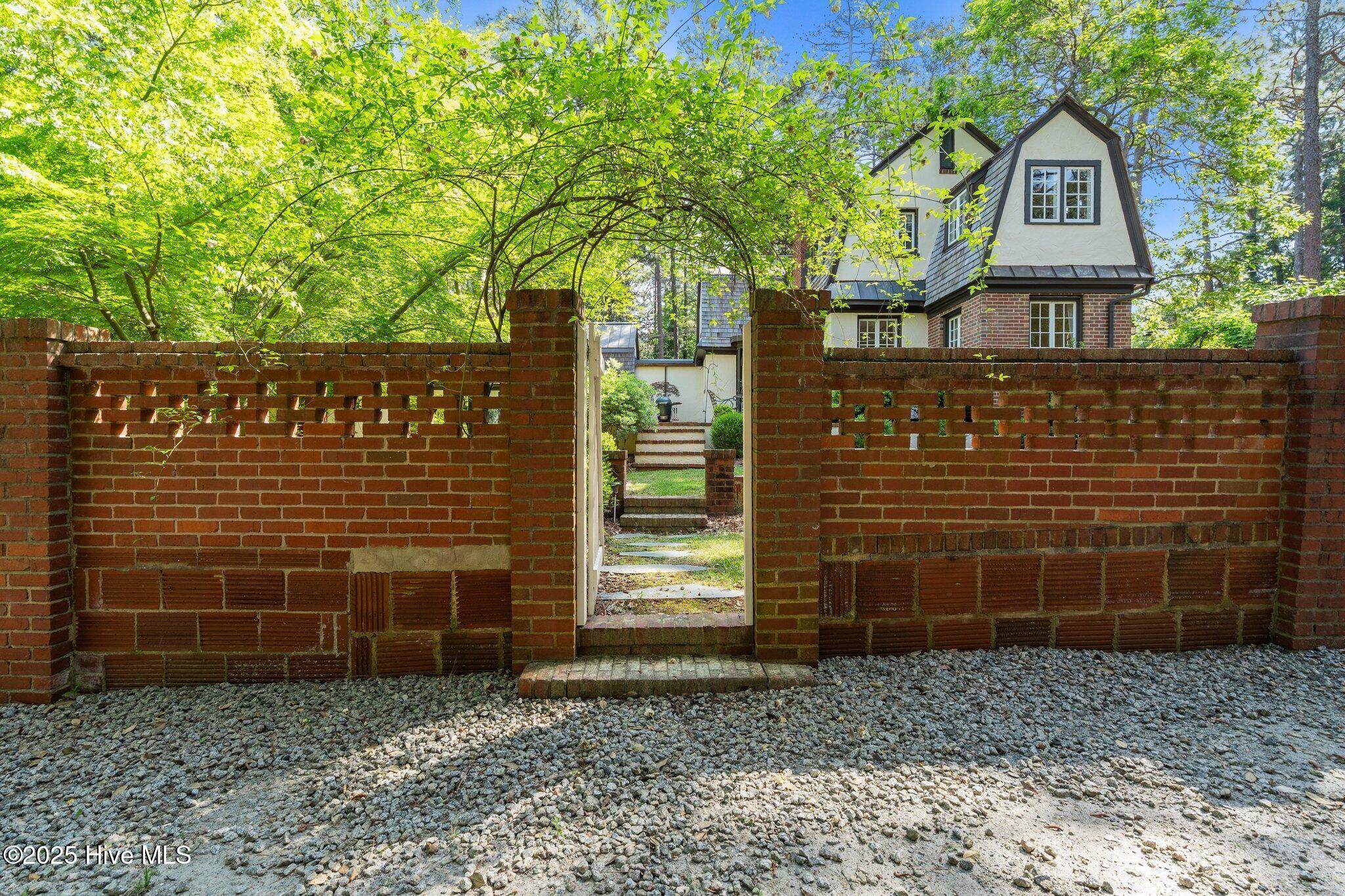 100 South Ridge Street Southern Pines, NC 28387 - Photo 10 of 51 100 S Ridge Street