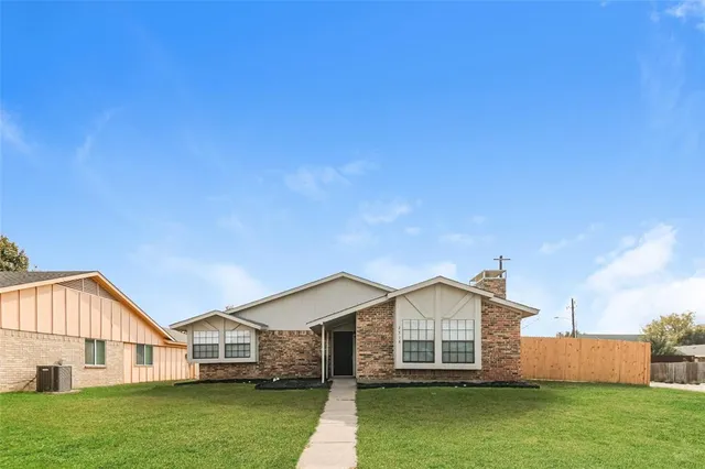 $2,450 | 2718 Holy Cross Lane, Garland, TX 75044