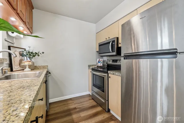 $375,000 | 2818 Grand Avenue, Unit B212, Everett, WA 98201