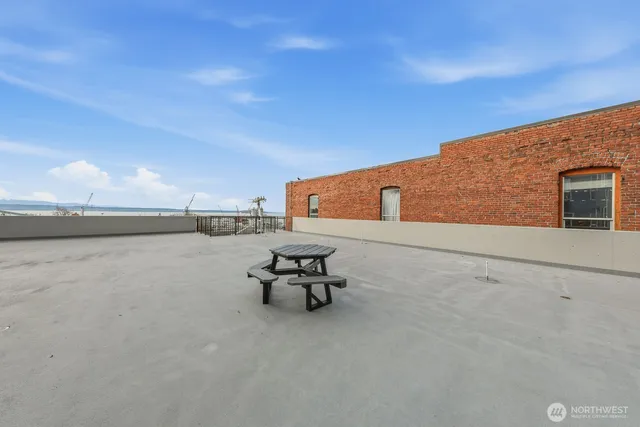 $375,000 | 2818 Grand Avenue, Unit B212, Everett, WA 98201