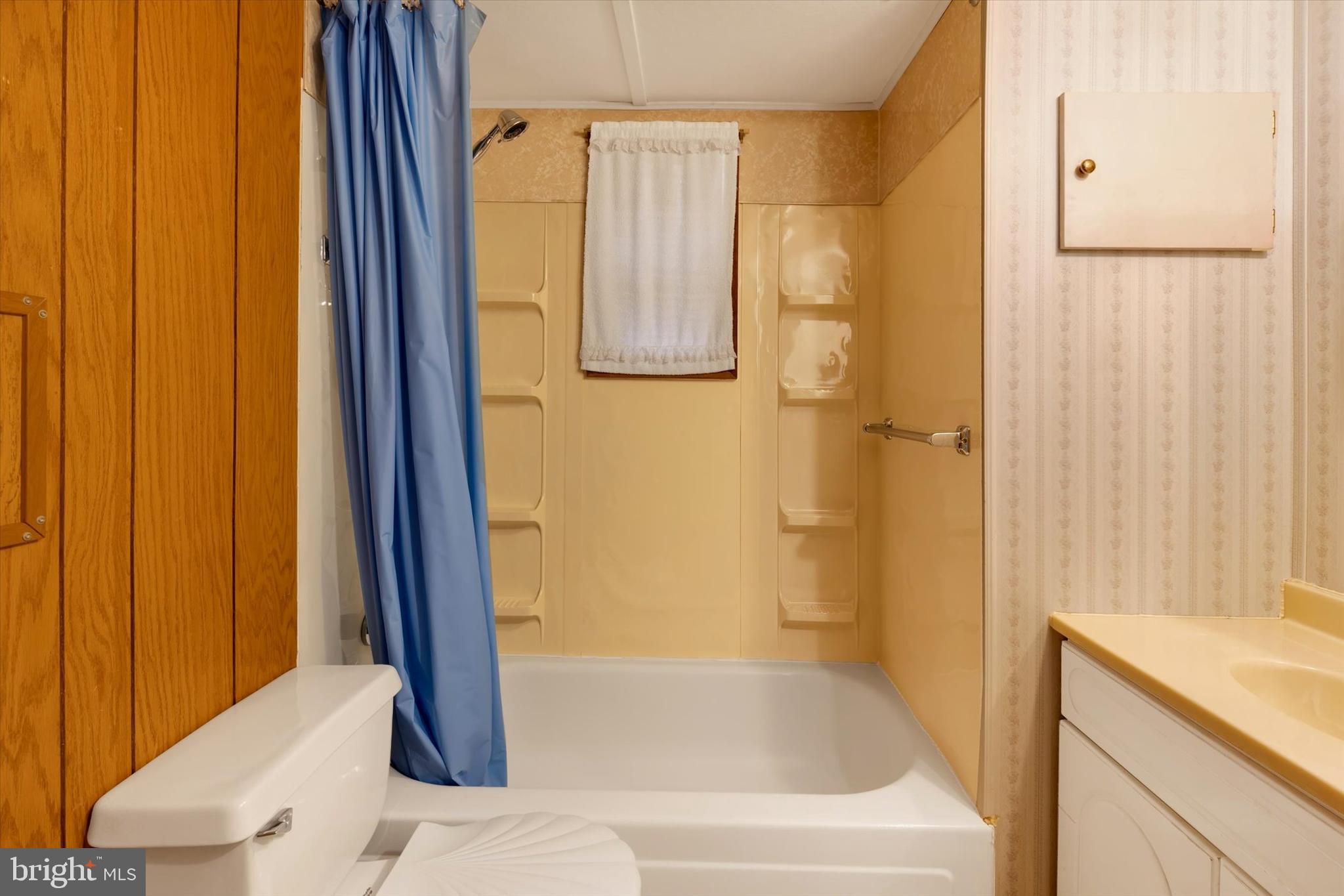 22 Ridgewood Manor Manheim, PA 17545 - Photo 12 of 17 Bathroom