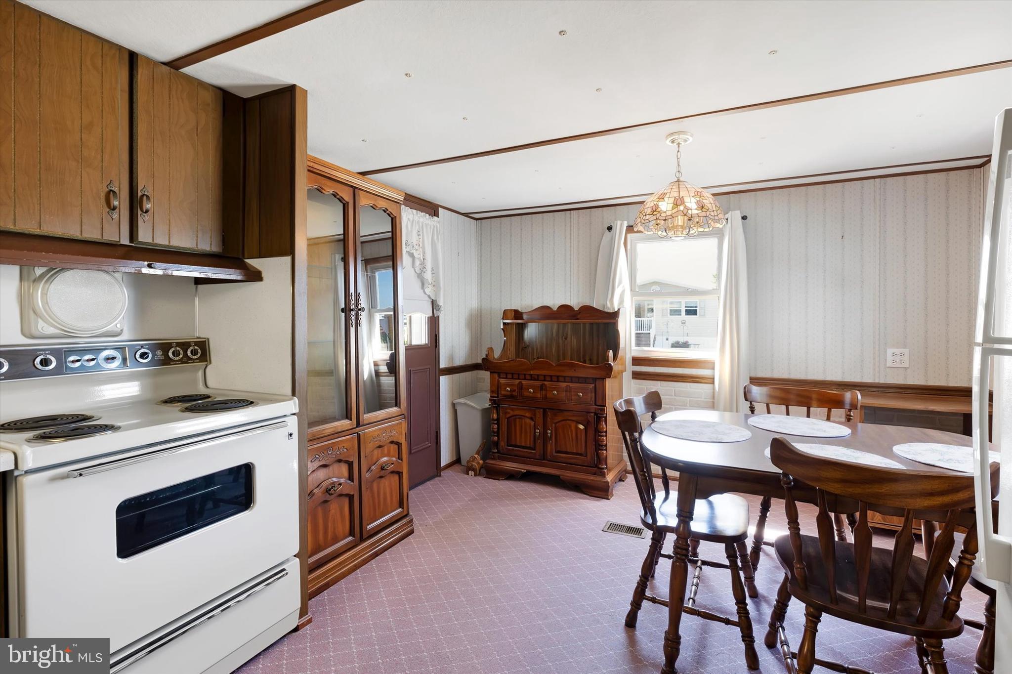 22 Ridgewood Manor Manheim, PA 17545 - Photo 6 of 17 Kitchen
