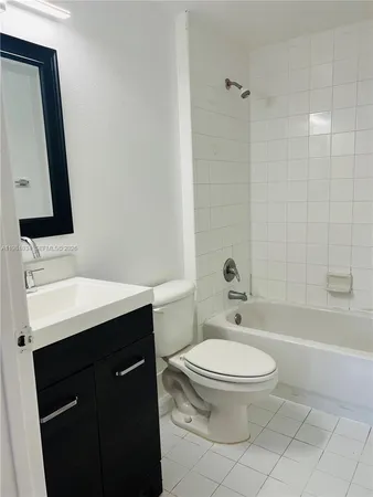 $2,000 | 3221 Sabal Palm Manor, Unit 103, Davie, FL 33024