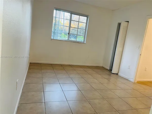 $2,000 | 3221 Sabal Palm Manor, Unit 103, Davie, FL 33024