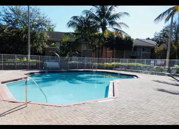 $2,000 | 3221 Sabal Palm Manor, Unit 103, Davie, FL 33024