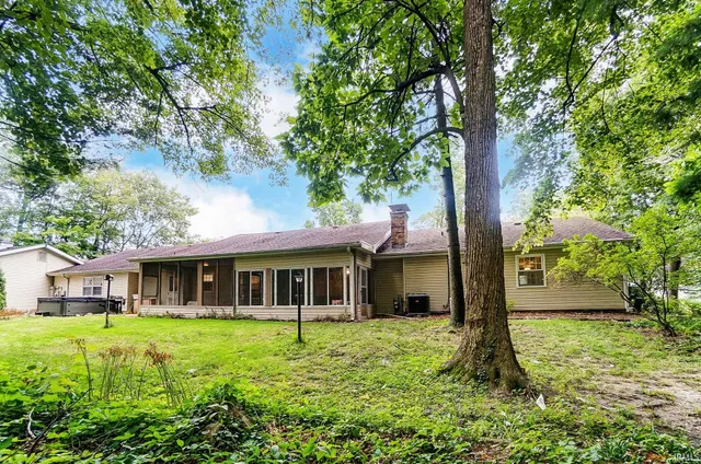 $350,000 | 10424 Paw Paw Drive, Fort Wayne, IN 46804