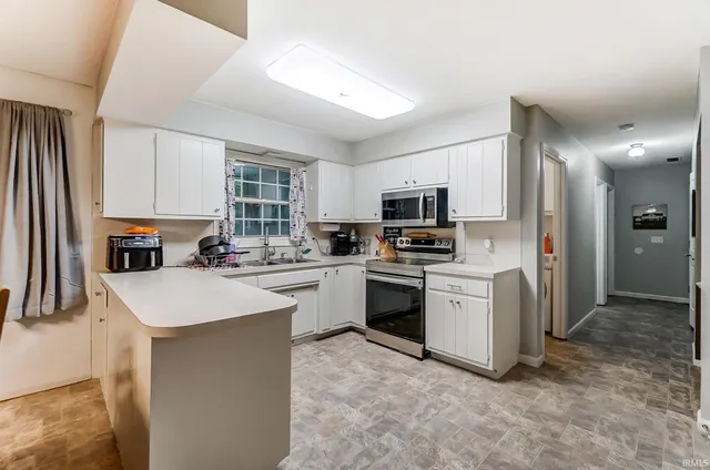 $350,000 | 10424 Paw Paw Drive, Fort Wayne, IN 46804