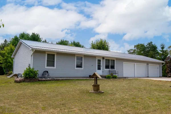 $283,000 | 1004 Bishop Lane, Weidman, MI 48893
