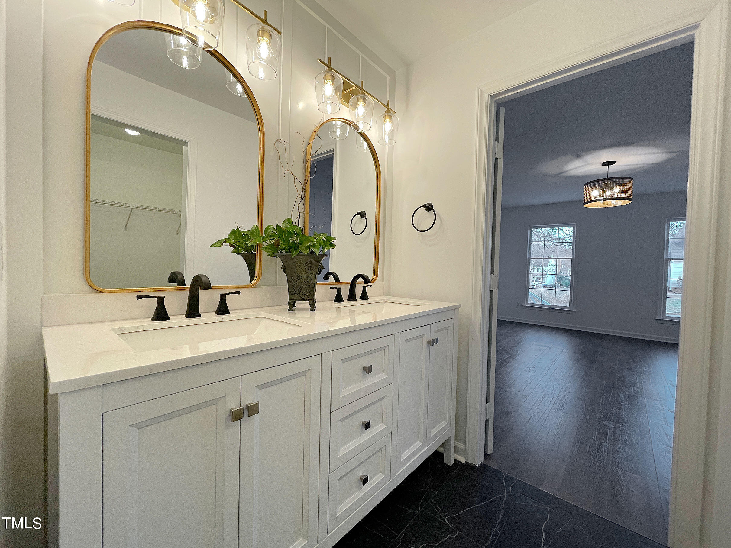 425 Maylands Avenue Raleigh, NC 27615 - Photo 23 of 36 20231209_201700048_iOS