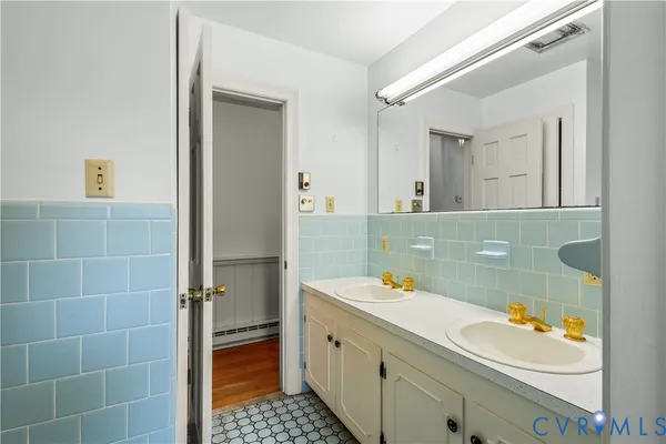 a view of an entryway