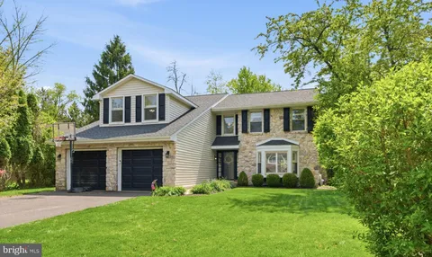 $865,000 | 862 Village Circle, Blue Bell, PA 19422