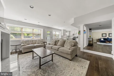 $865,000 | 862 Village Circle, Blue Bell, PA 19422
