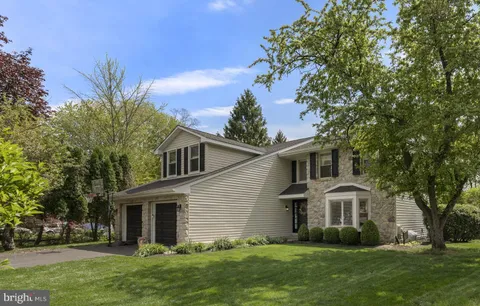 $865,000 | 862 Village Circle, Blue Bell, PA 19422