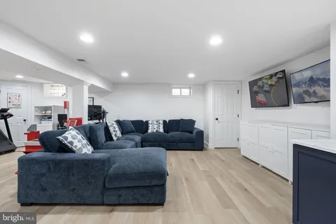 $865,000 | 862 Village Circle, Blue Bell, PA 19422