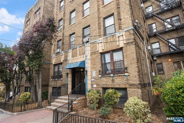 $225,000 | 270 Harrison Avenue, Unit A209, Jersey City, NJ 07304