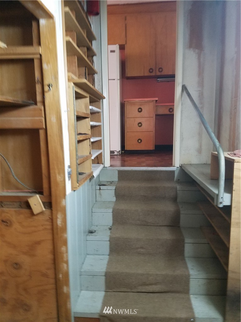 117 231st Street Southeast Bothell, WA 98021 - Photo 22 of 29 a view of an entryway