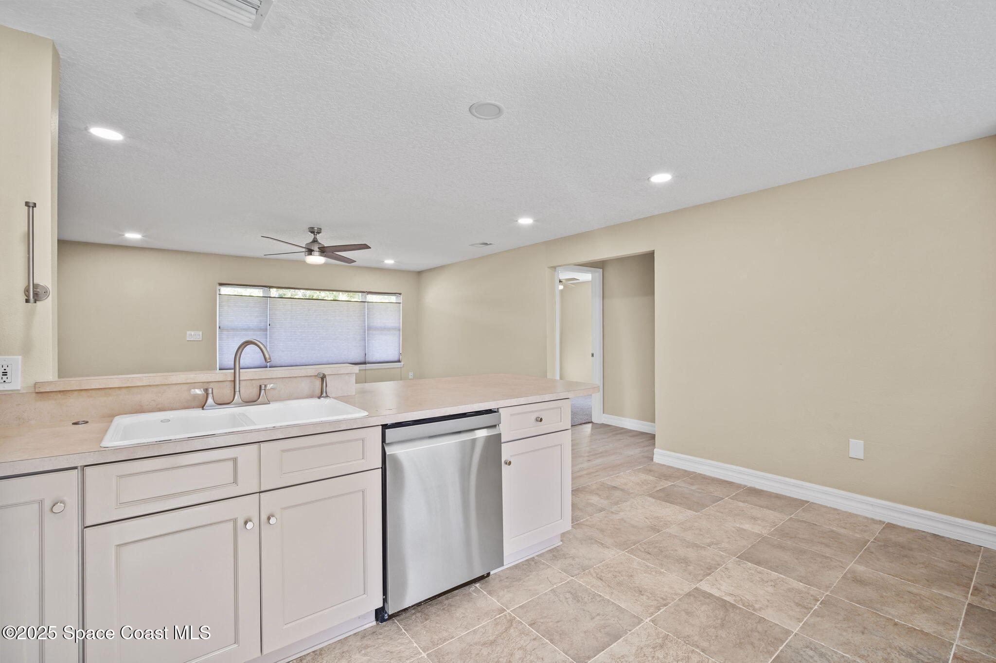 2033 Adams Avenue Melbourne, FL 32935 - Photo 6 of 29 12-web-or-mls-ADAMS_KITCHEN12