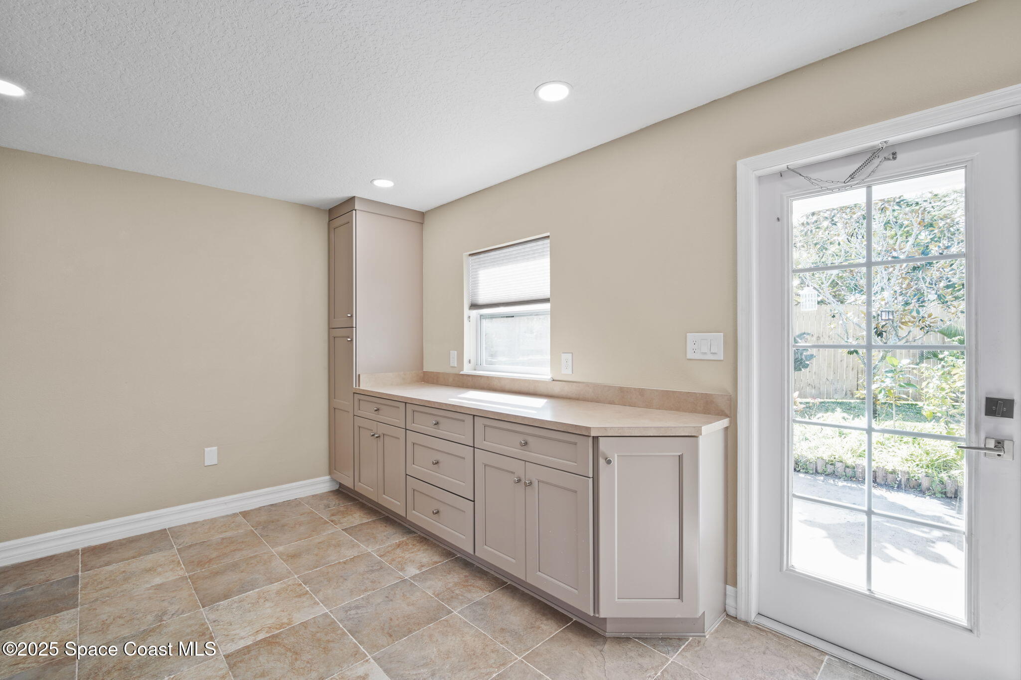 2033 Adams Avenue Melbourne, FL 32935 - Photo 7 of 29 13-web-or-mls-ADAMS_KITCHEN9