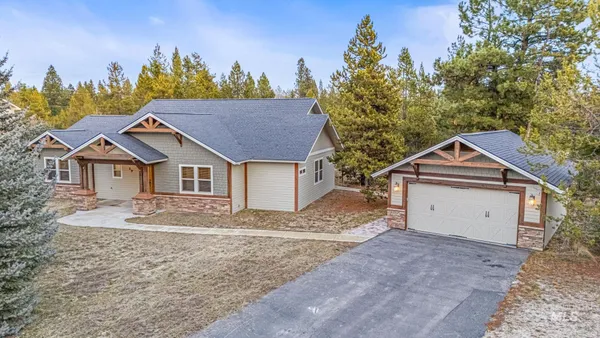 $1,100,000 | 29 Pointe At Goldfork Court, Donnelly, ID 83615