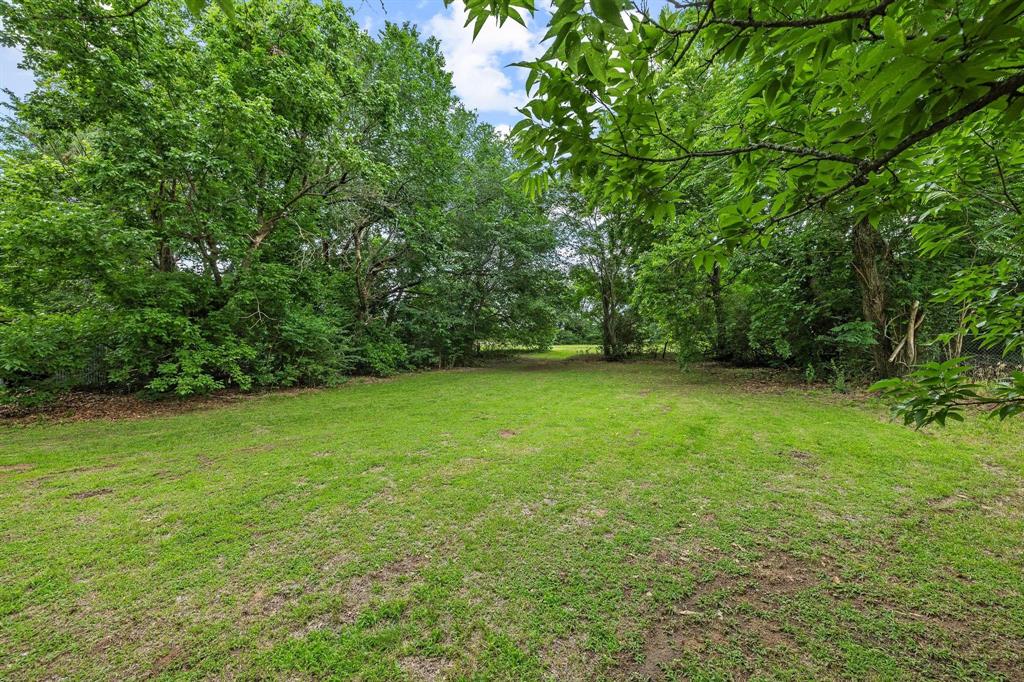 2406 Loy Lake Road Denison, TX 75020 - Photo 25 of 33