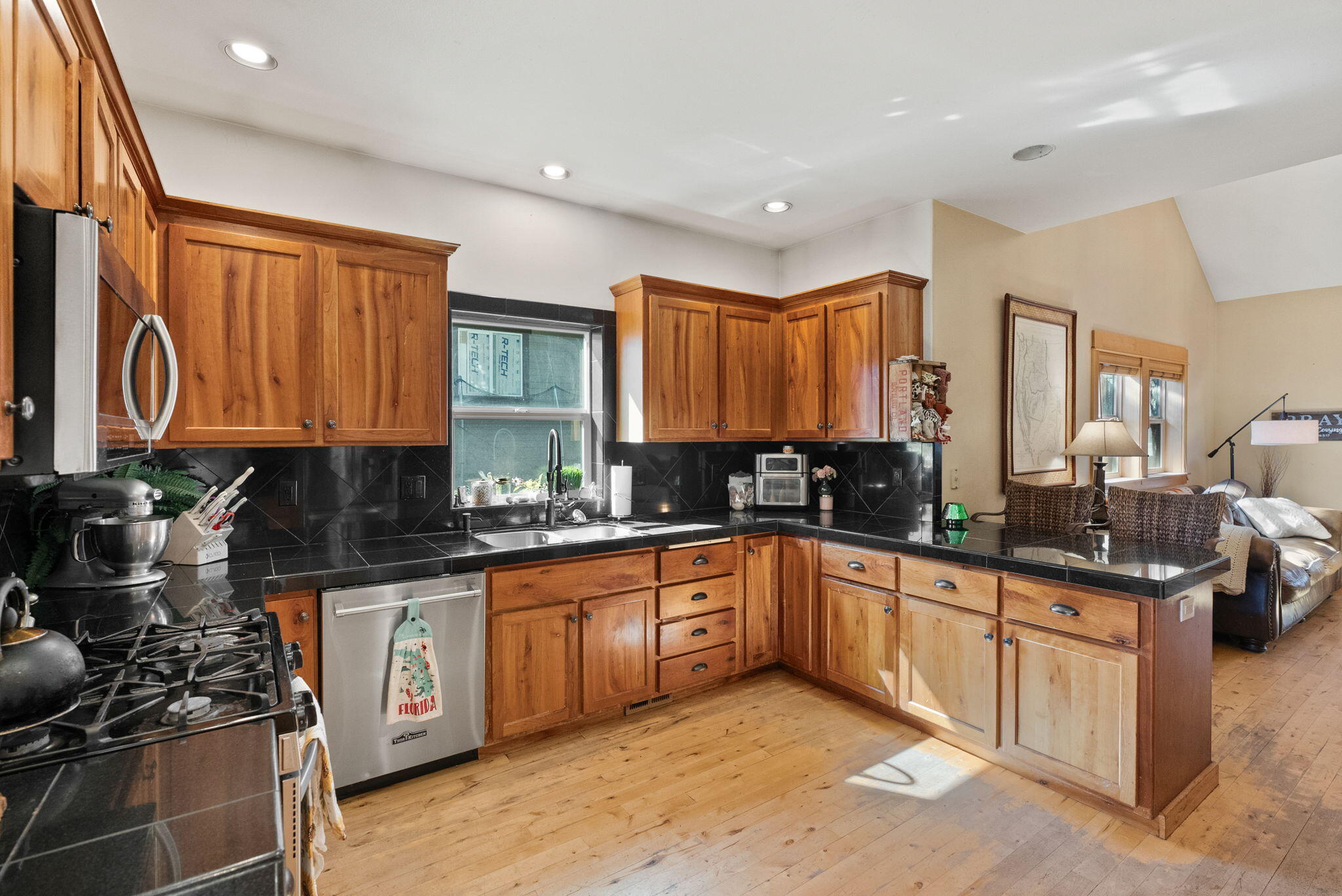 2405 Northwest Skyline Ranch Road Bend, OR 97703 - Photo 14 of 45