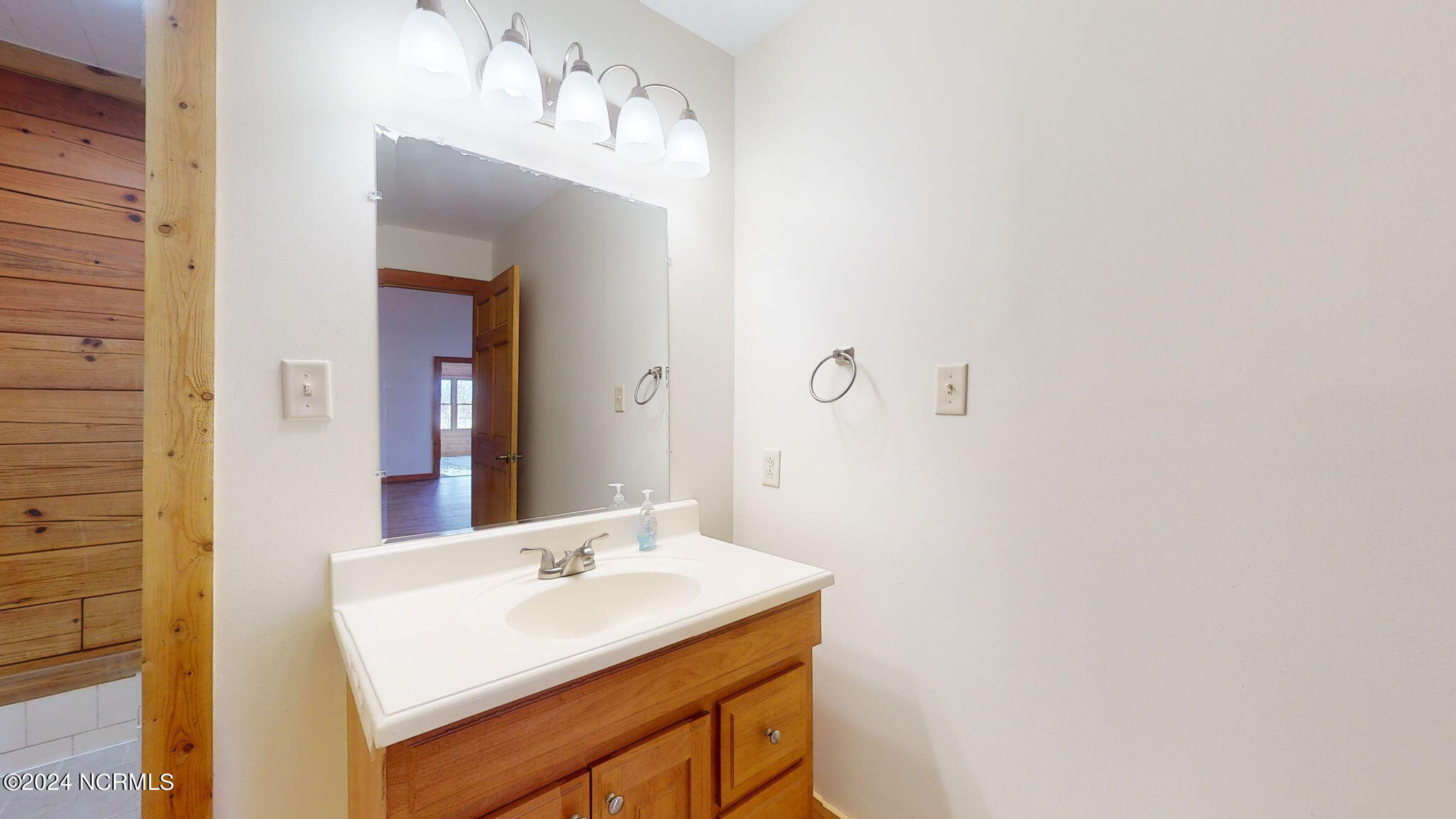 300 Creekside Drive Washington, NC 27889 - Photo 15 of 53 15-web-or-mls-300-Creekside-Dr-Washingto