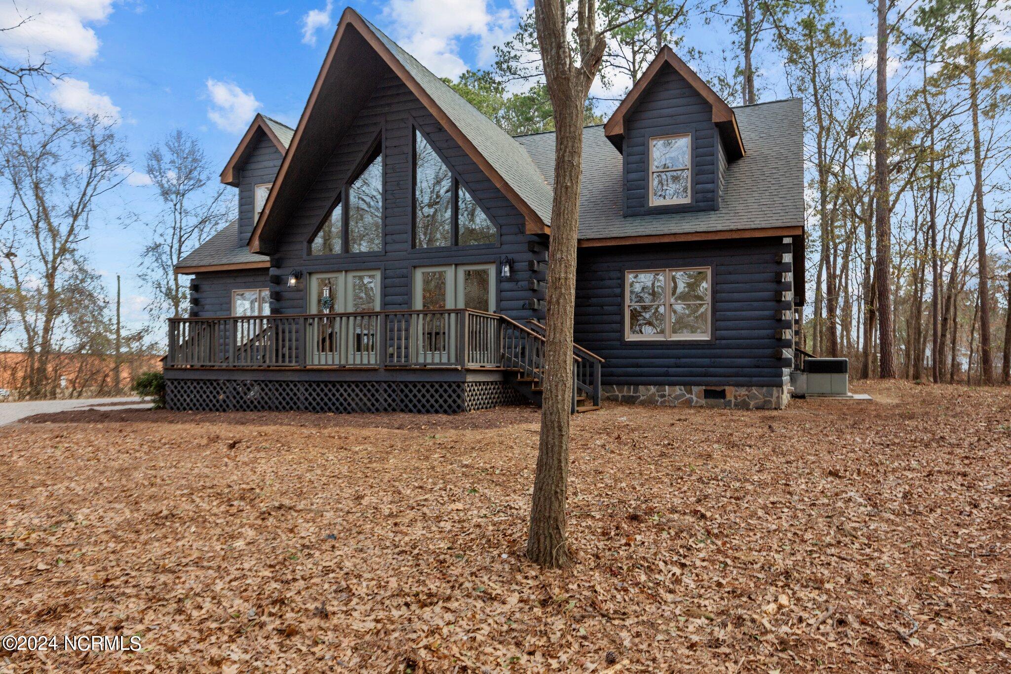 300 Creekside Drive Washington, NC 27889 - Photo 2 of 53 2-web-or-mls-_S0A0565